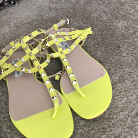 Yellow rock stud gladiator sandals - Picture 2 of 2